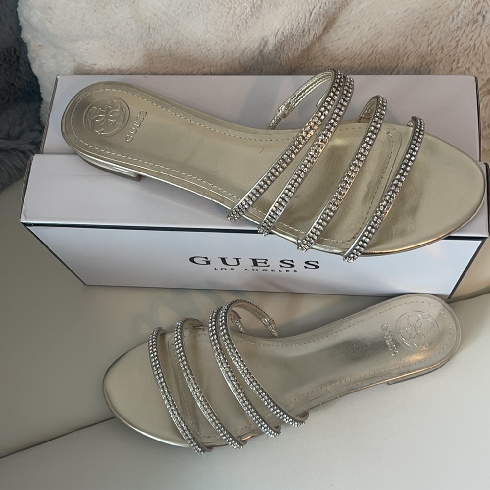 NIB Guess gold & rhinestone Riley sandal sz 9.5 - Picture 2 of 9